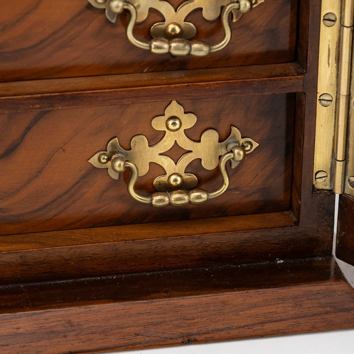 ANTIQUE 19thC VICTORIAN WALNUT & GLASS FRONTED JEWELLERY BOX c